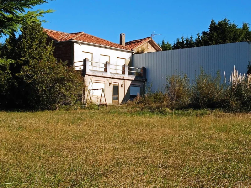 Urban Suances estate with 4,200 m² plot