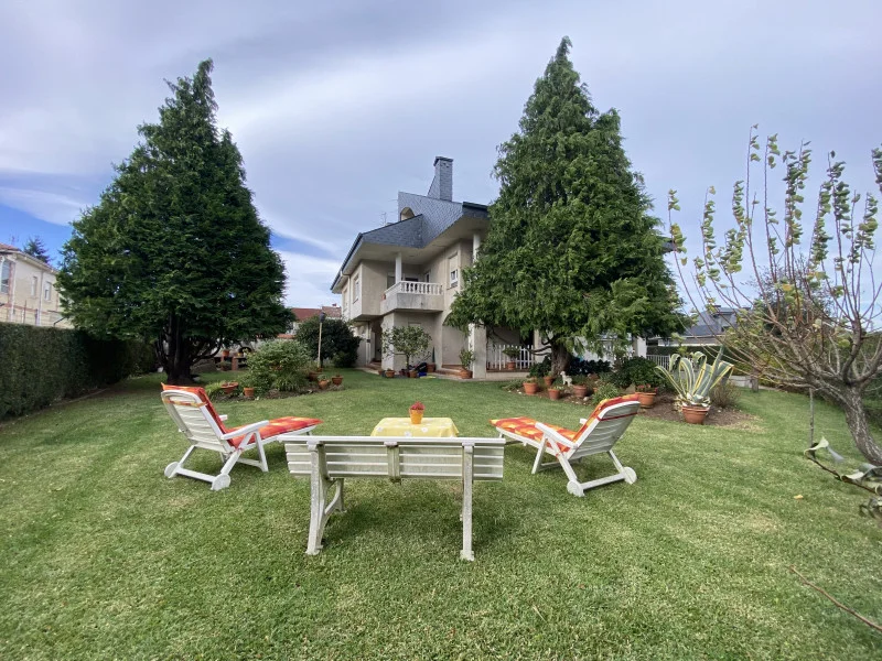 Gran chalet en Tanos con jardín privado
