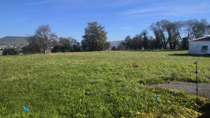 Urban development land near Santillana