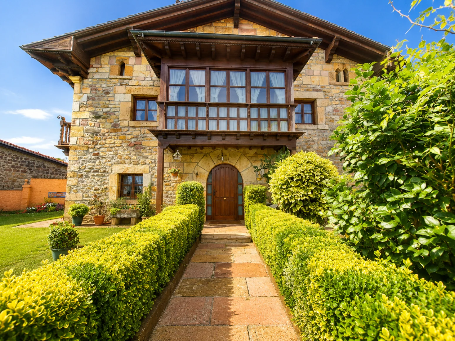 Casa independiente con jardín, 346 m²