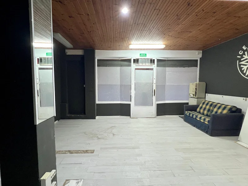 Central Astillero commercial unit, 65 m²