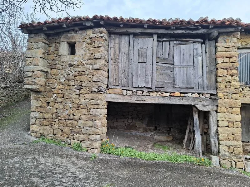 Casa rural para rehabilitar en Los Tojos