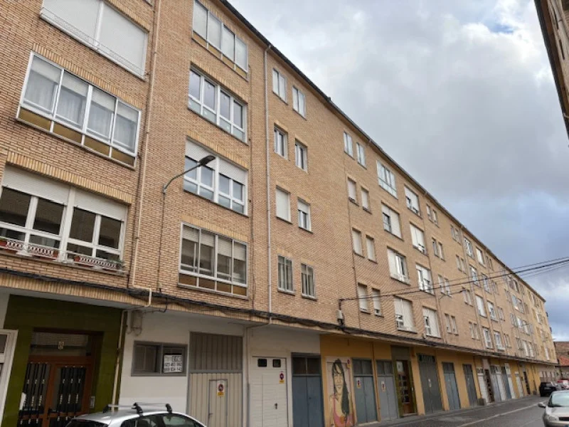 Renovated Aguilar flat, four bedrooms