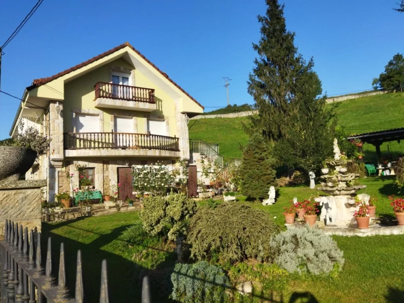 Three-storey house with extensive land
