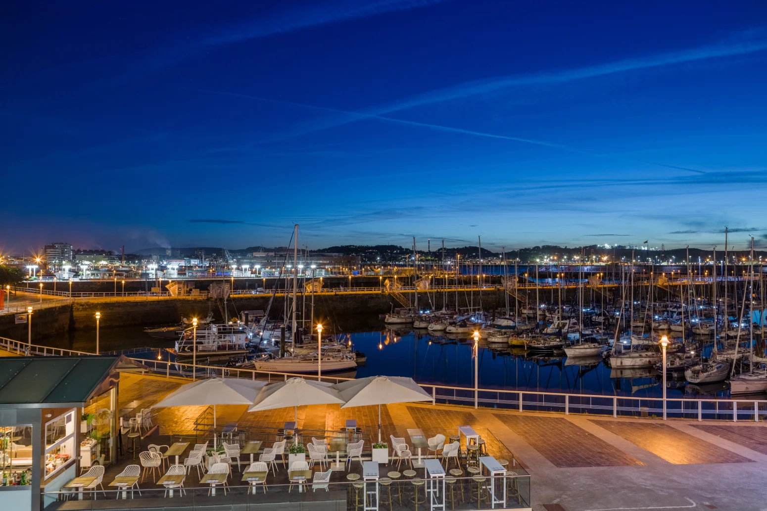 Renovated marina-front home in Gijón