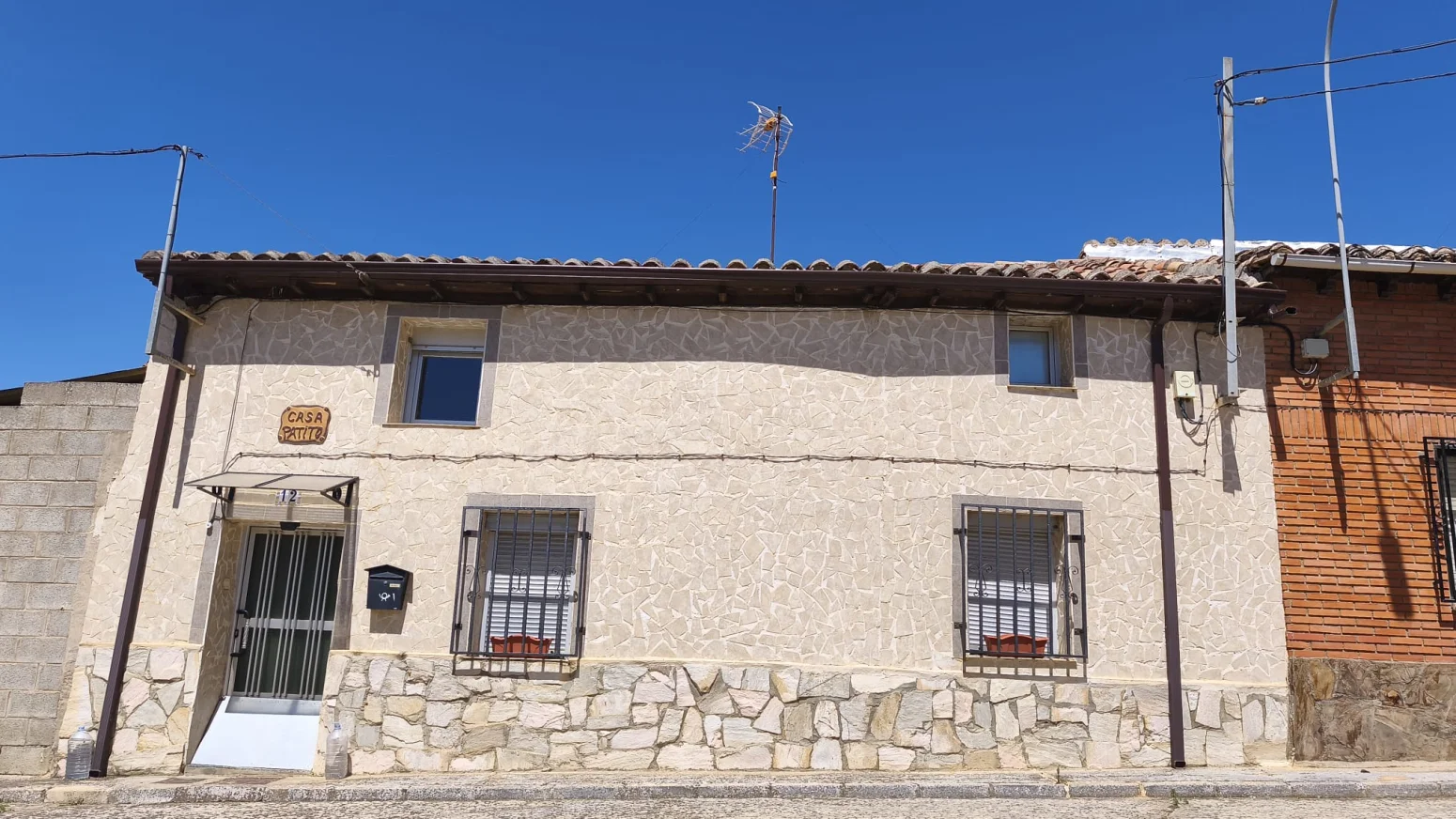 Historic Grajal house with patio