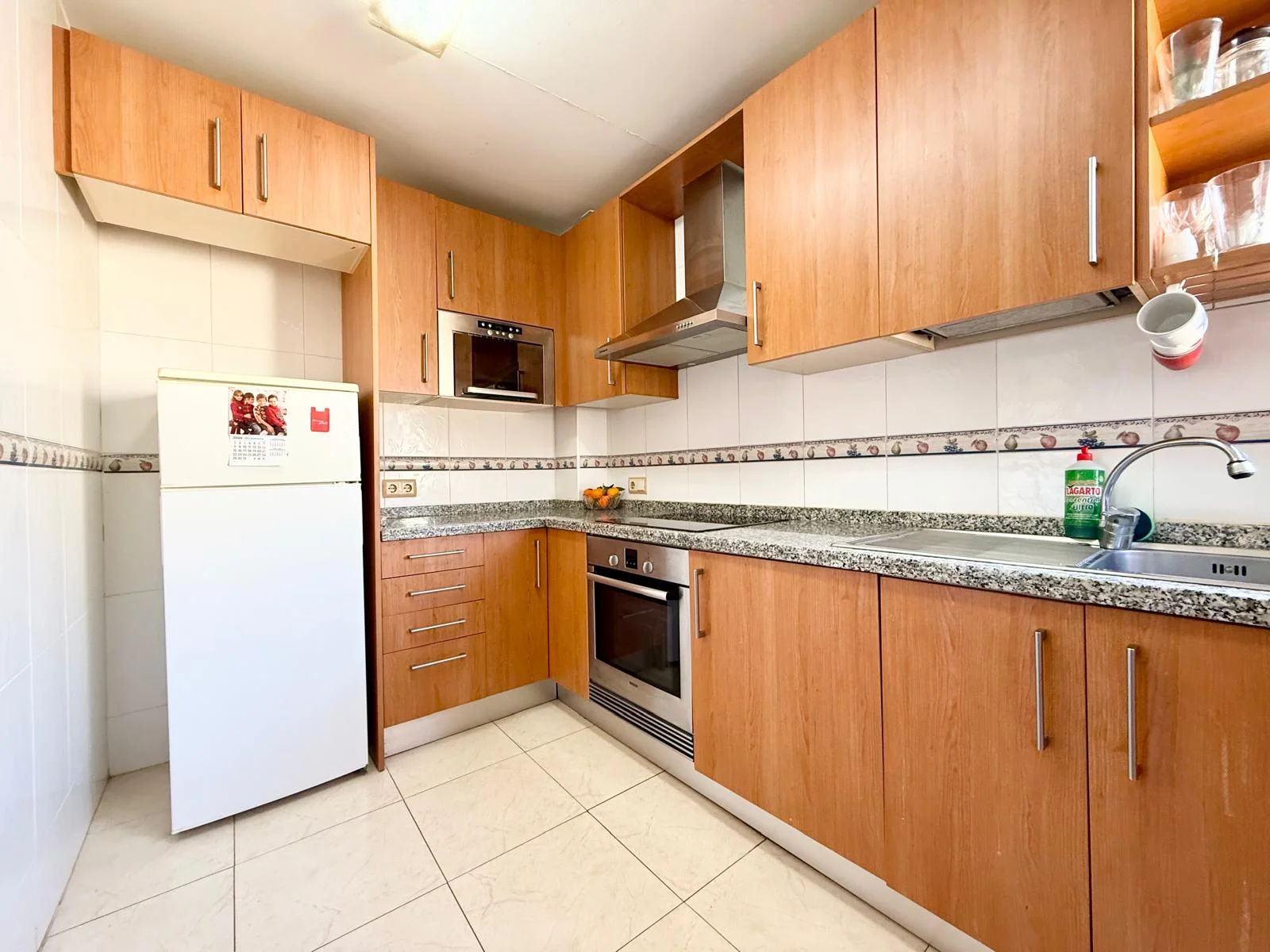 Tenanted central apartment, three bedrooms