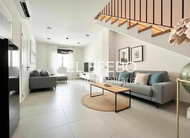 Central five-bedroom house with terraces