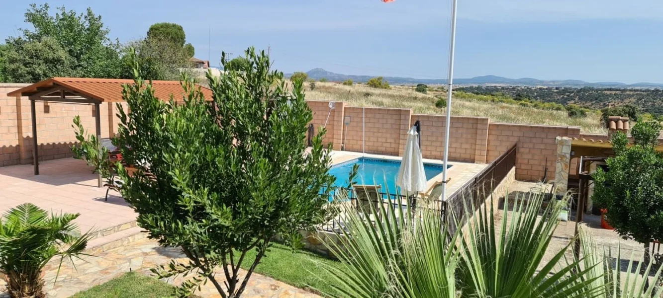Escalona chalet with 815 m² plot
