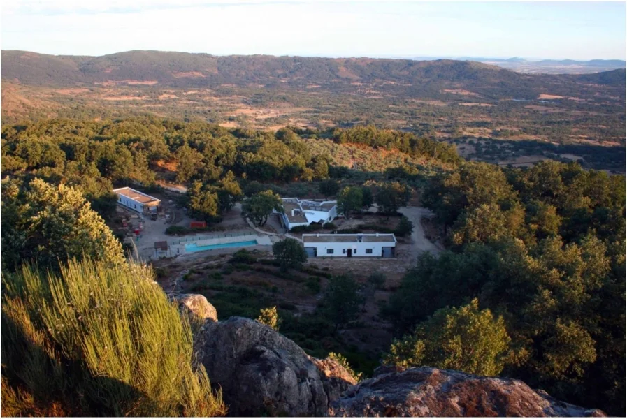 Hotel boutique en funcionamiento en finca de 10 hectáreas
