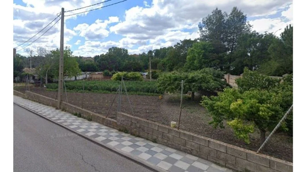 Urban development land, 2,807 m²