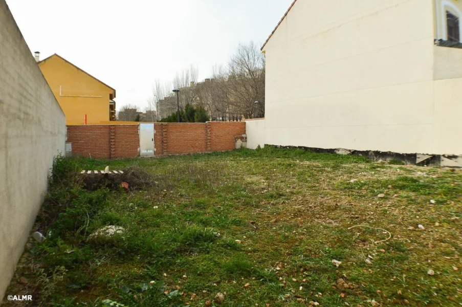 Urban plot in Ciempozuelos, 249 m²