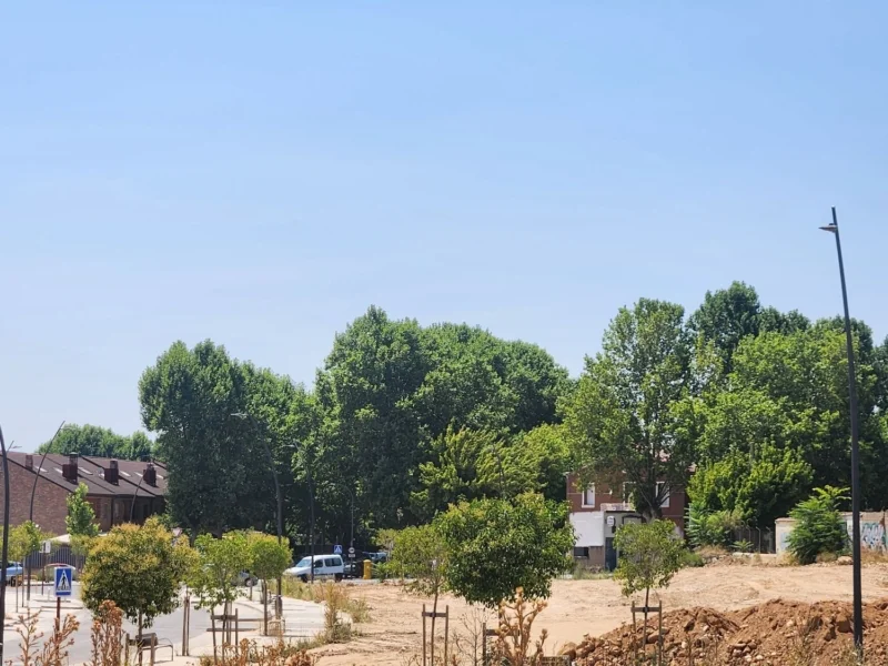 Terreno urbano cerca de estación RENFE