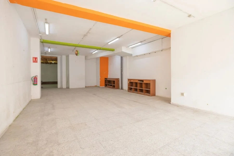 Local dúplex a pie de calle, 169 m²