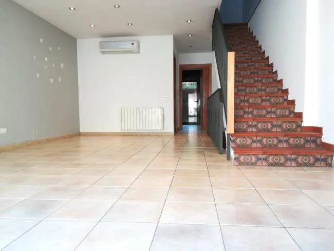 Three-floor house with garden and garage