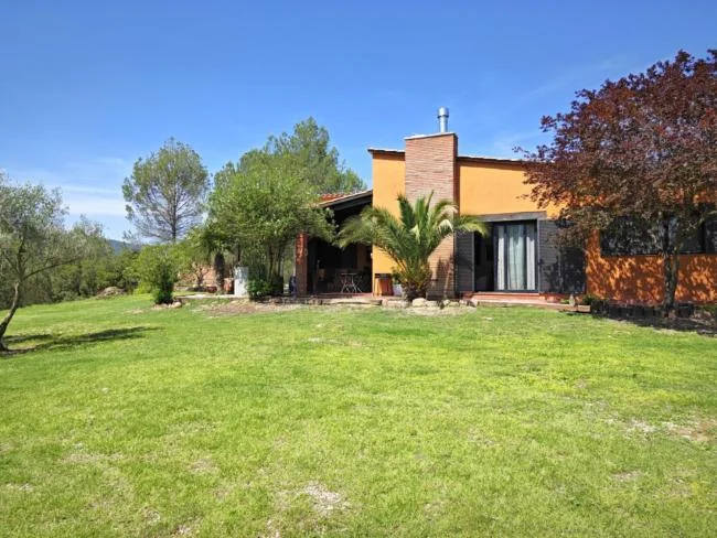 Casa rústica con gran parcela en Rajadell