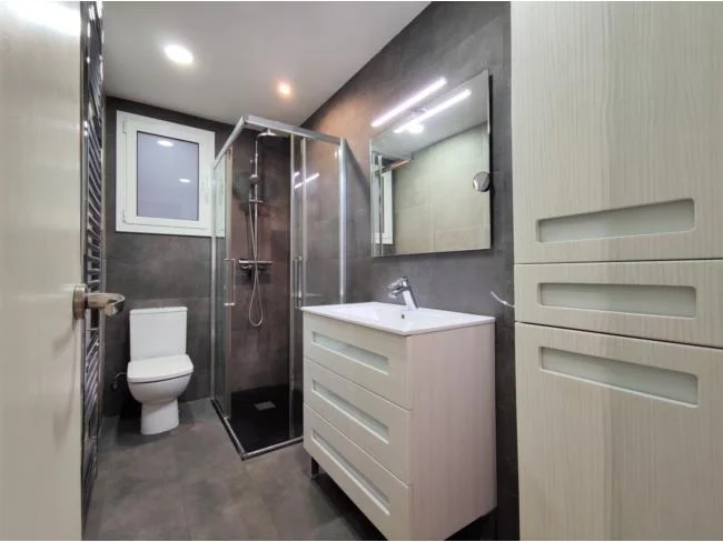 Central Manresa flat, four-bedroom layout