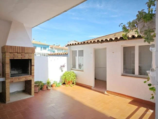Spacious Manresa flat with terrace