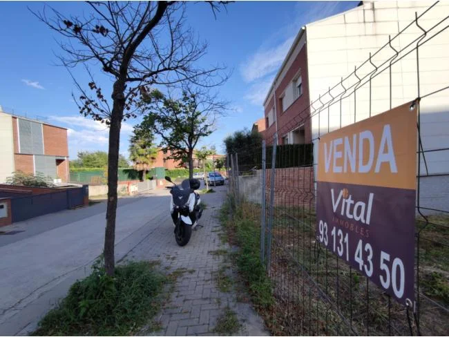 Solar en La Parada Nova de 164 m²