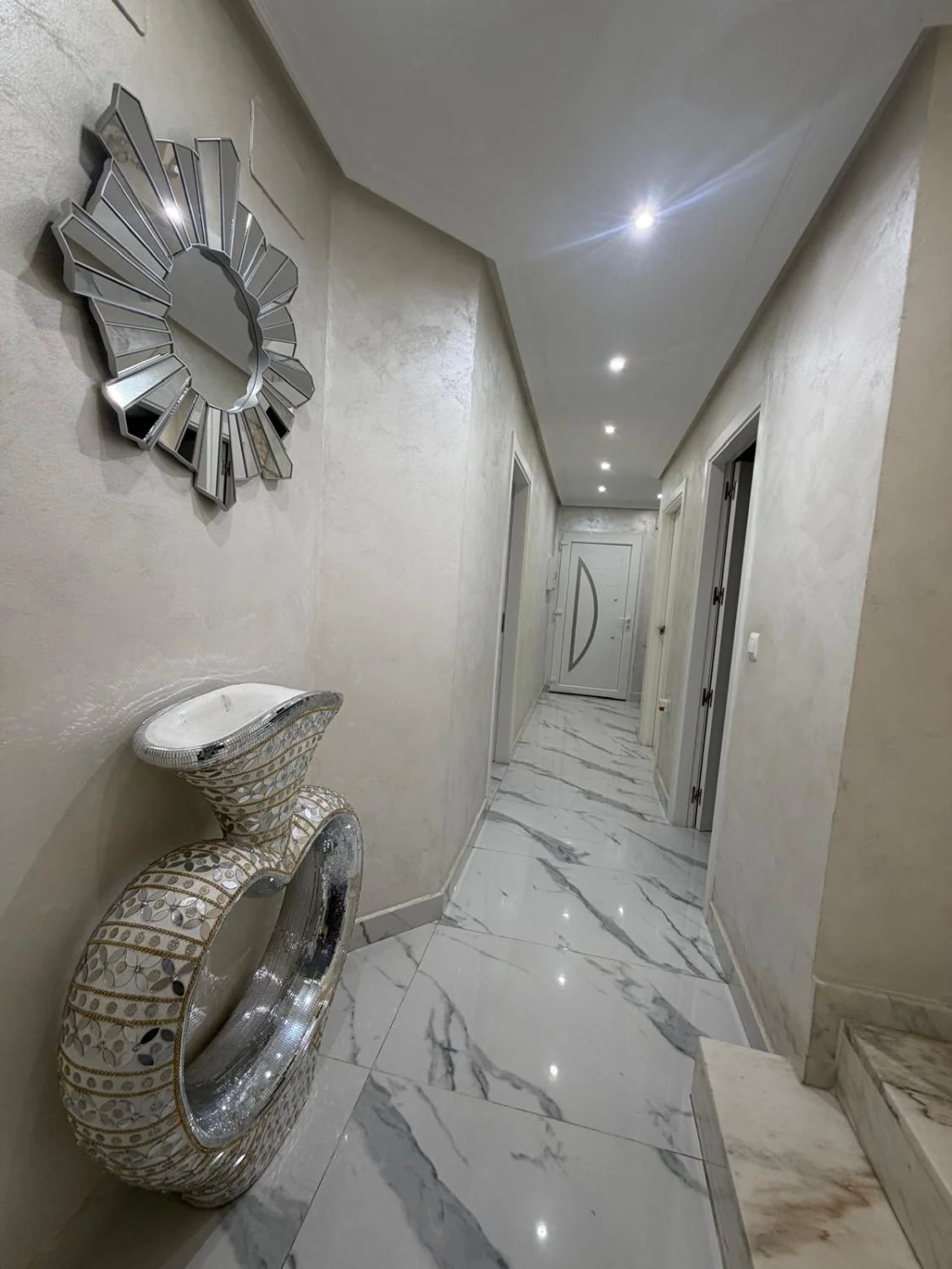 Five-bedroom townhouse with parking