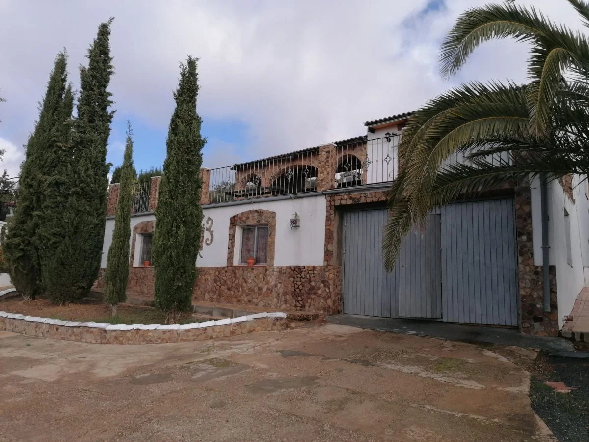 Alange chalet, private pool, 4 bedrooms