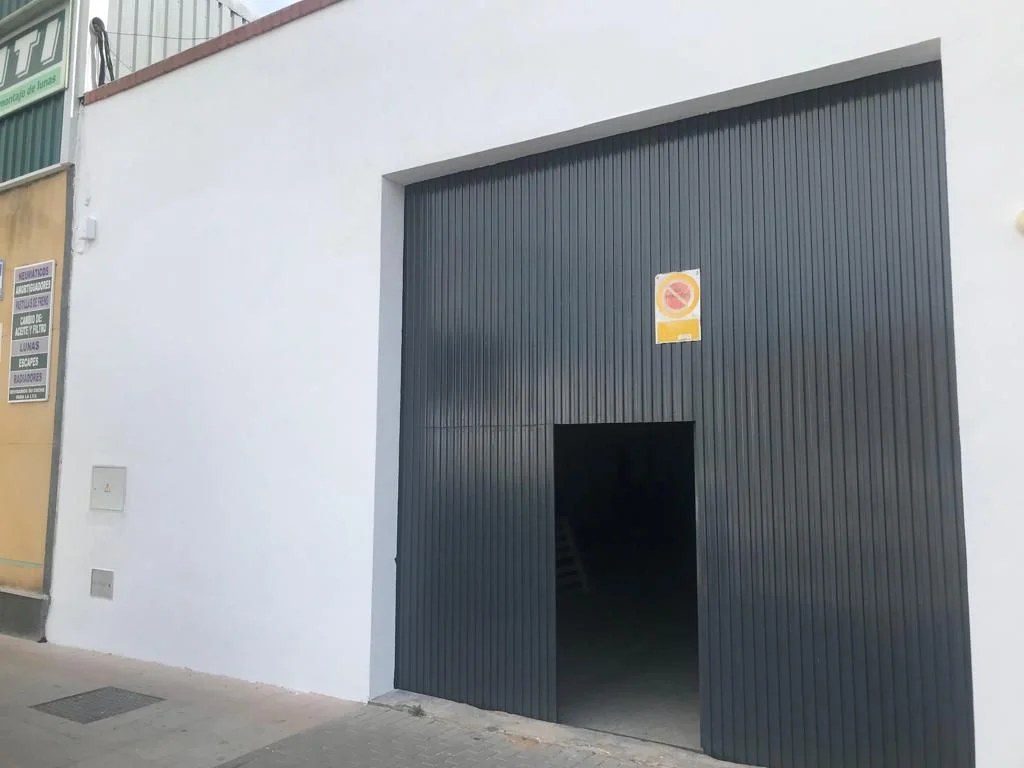 330 m² industrial warehouse in Almendralejo
