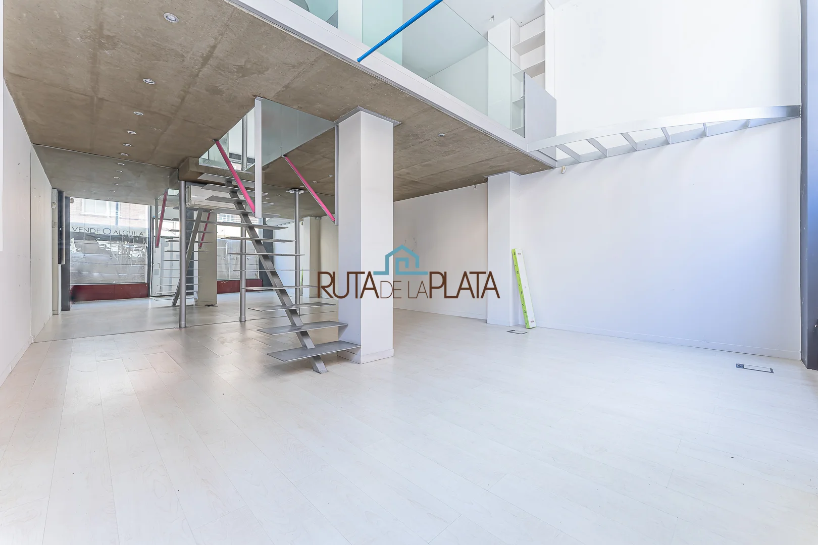 Local comercial visible en esquina, 70 m²