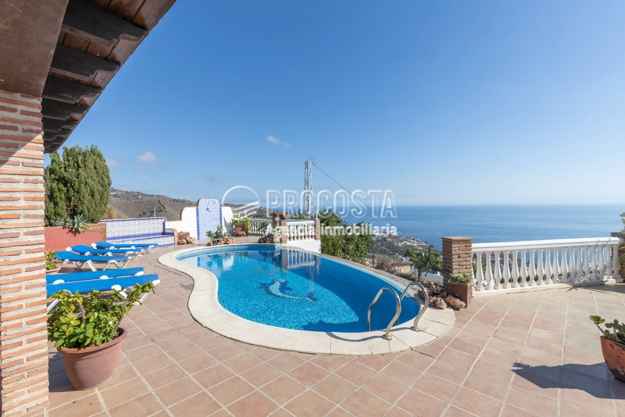 Casa rural con vistas al mar y tres dormitorios