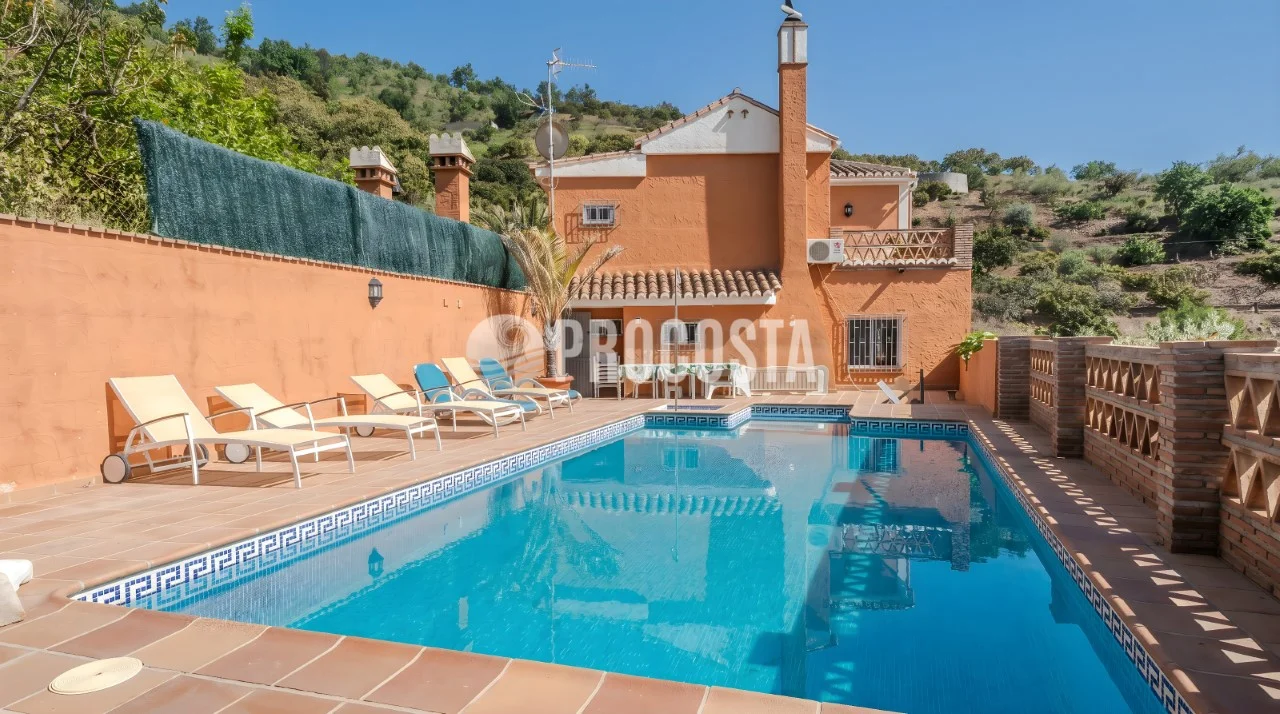 Productive avocado estate with private pool