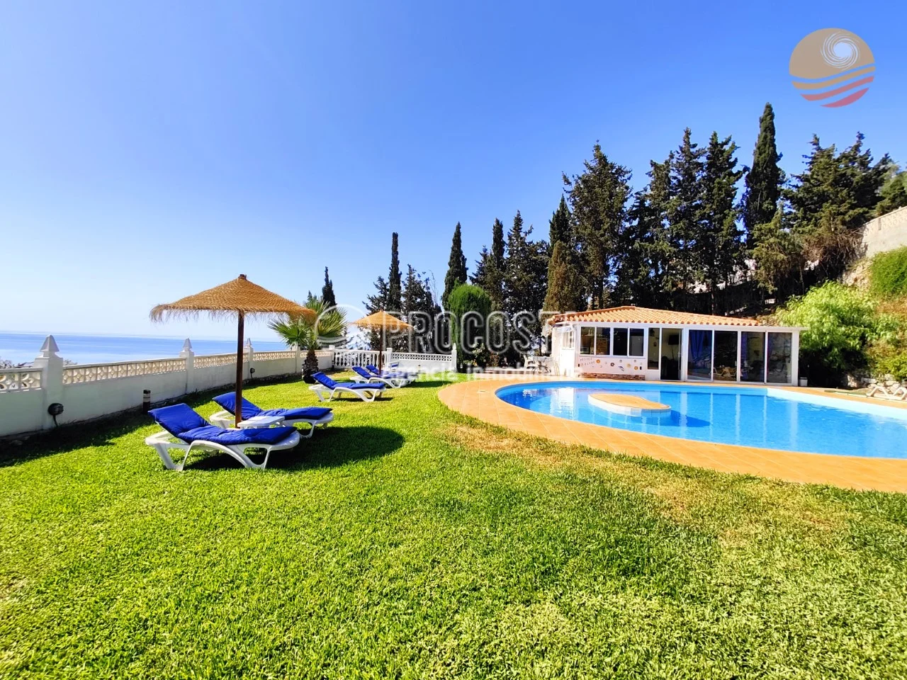 Casa con vistas al mar y piscina privada