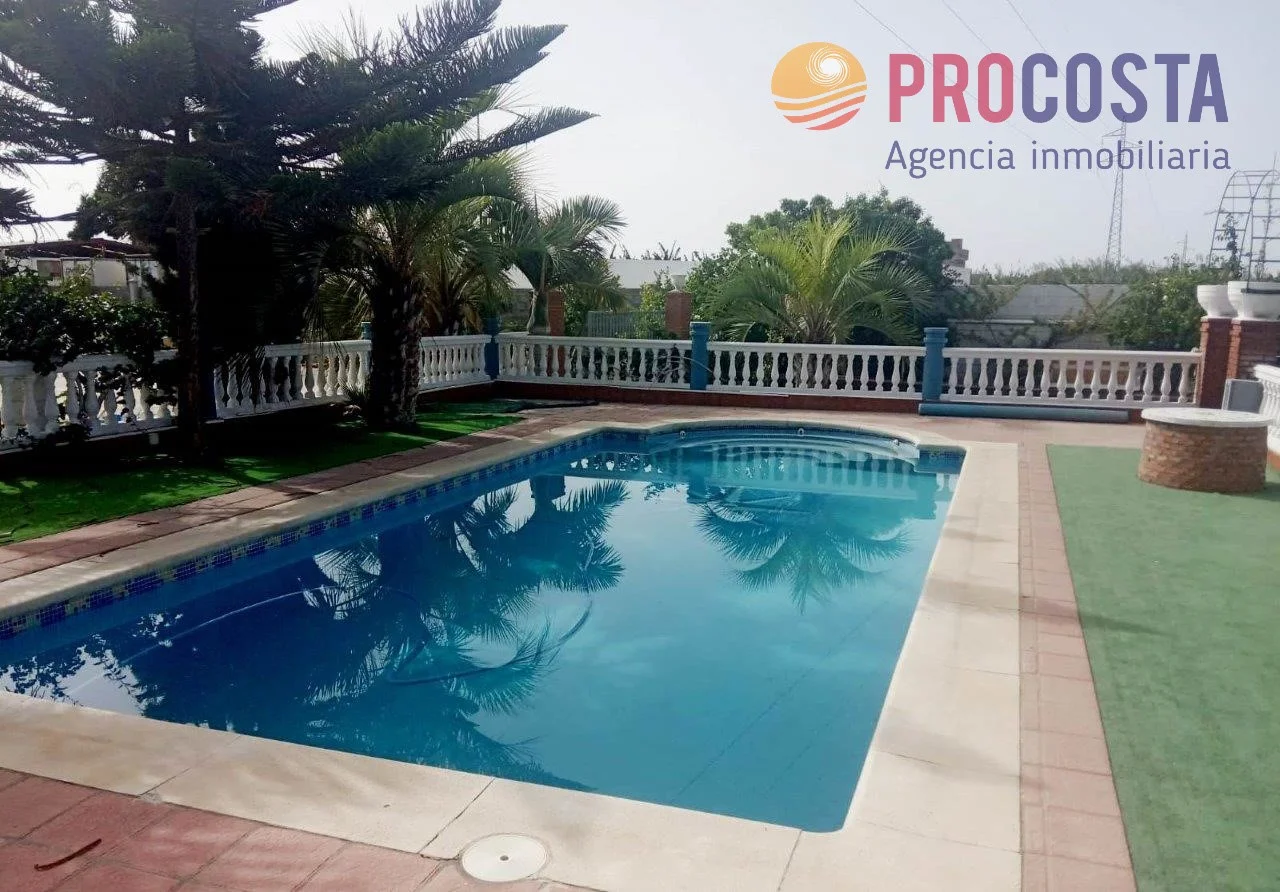 Large Motril finca with private pool