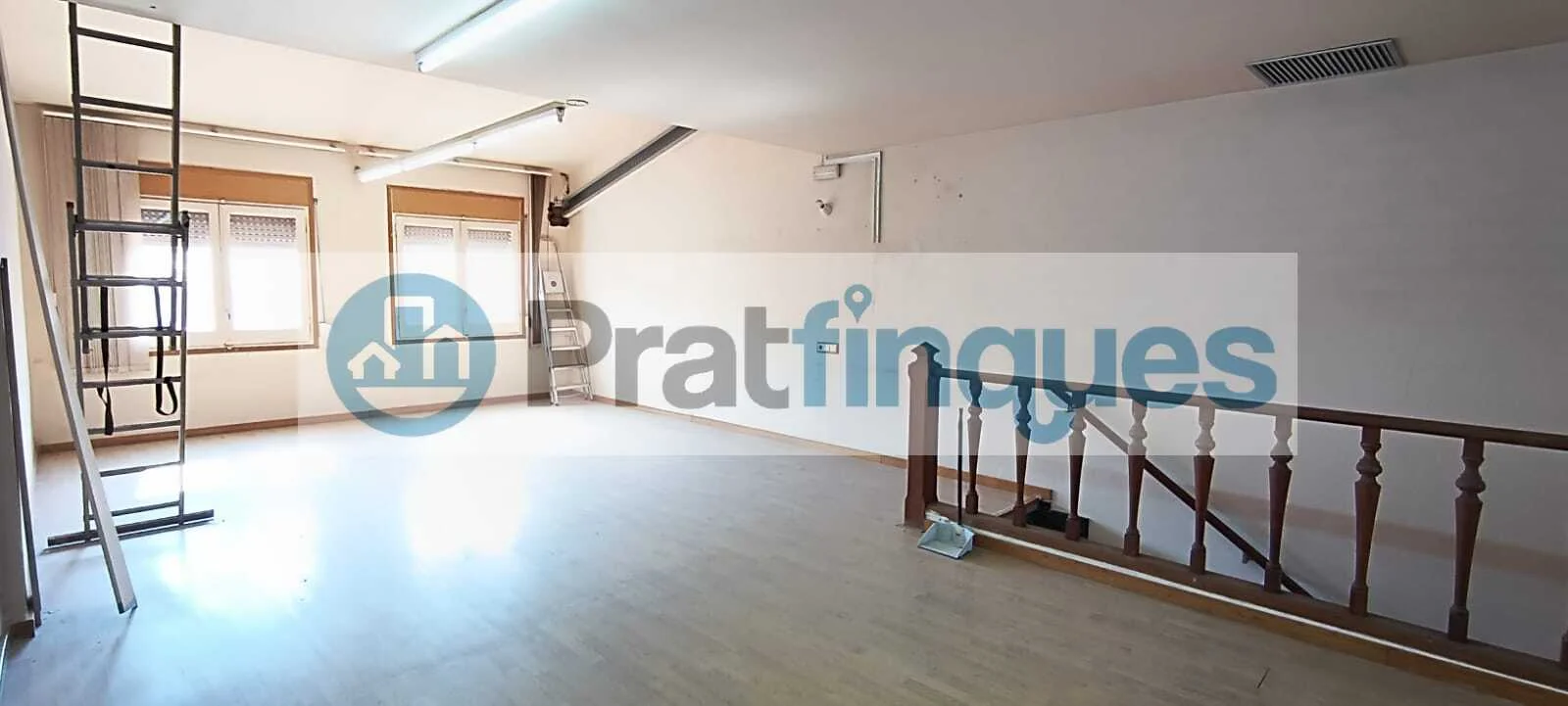 Three-storey house with 71 m² terrace