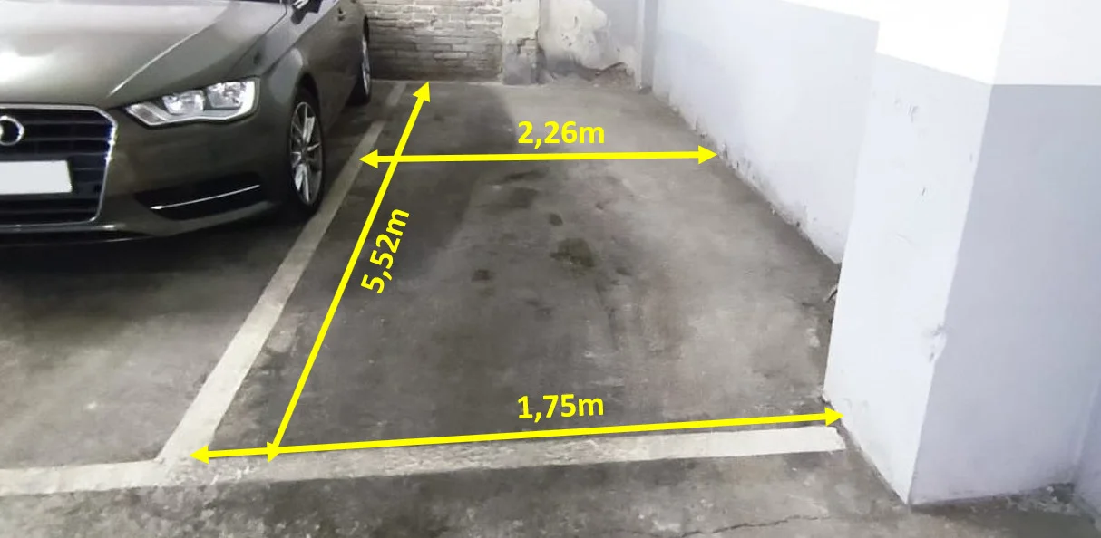Central parking space, 12 m²