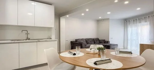 Piso reformado de dos dormitorios en Fuengirola