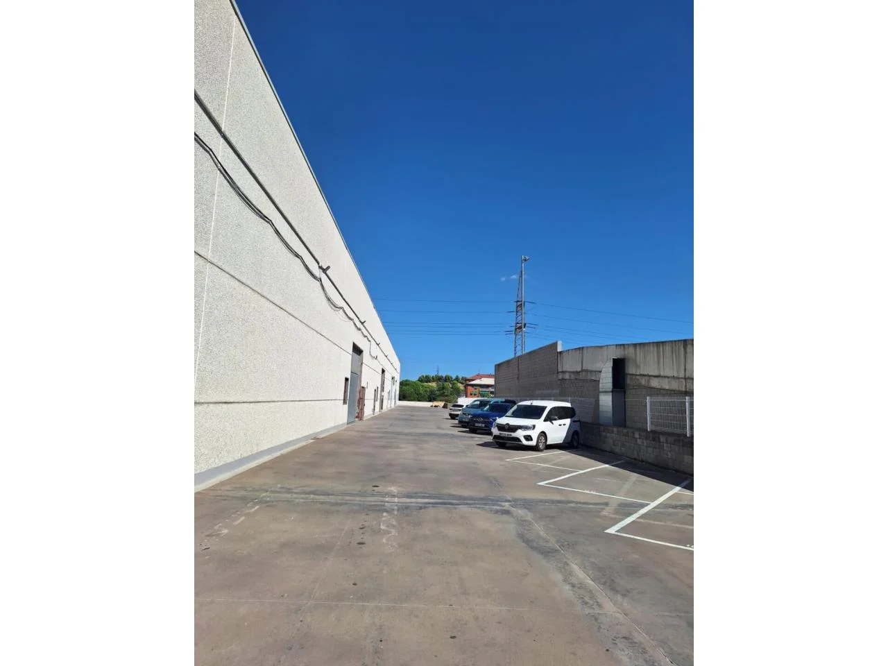 Seven secure parking spaces in Terrassa