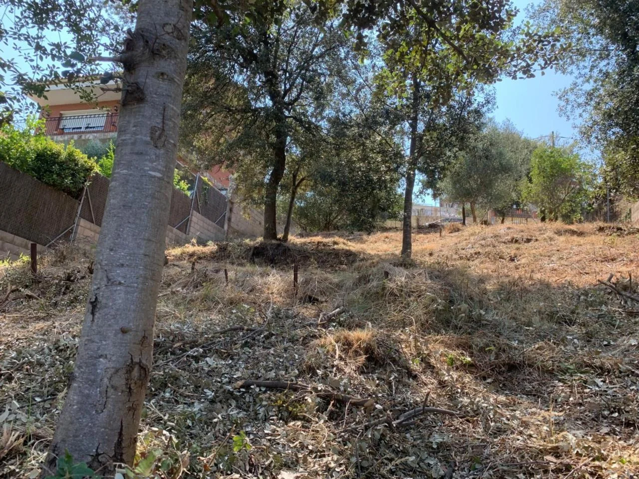 Urbanized Rubí plot with open views