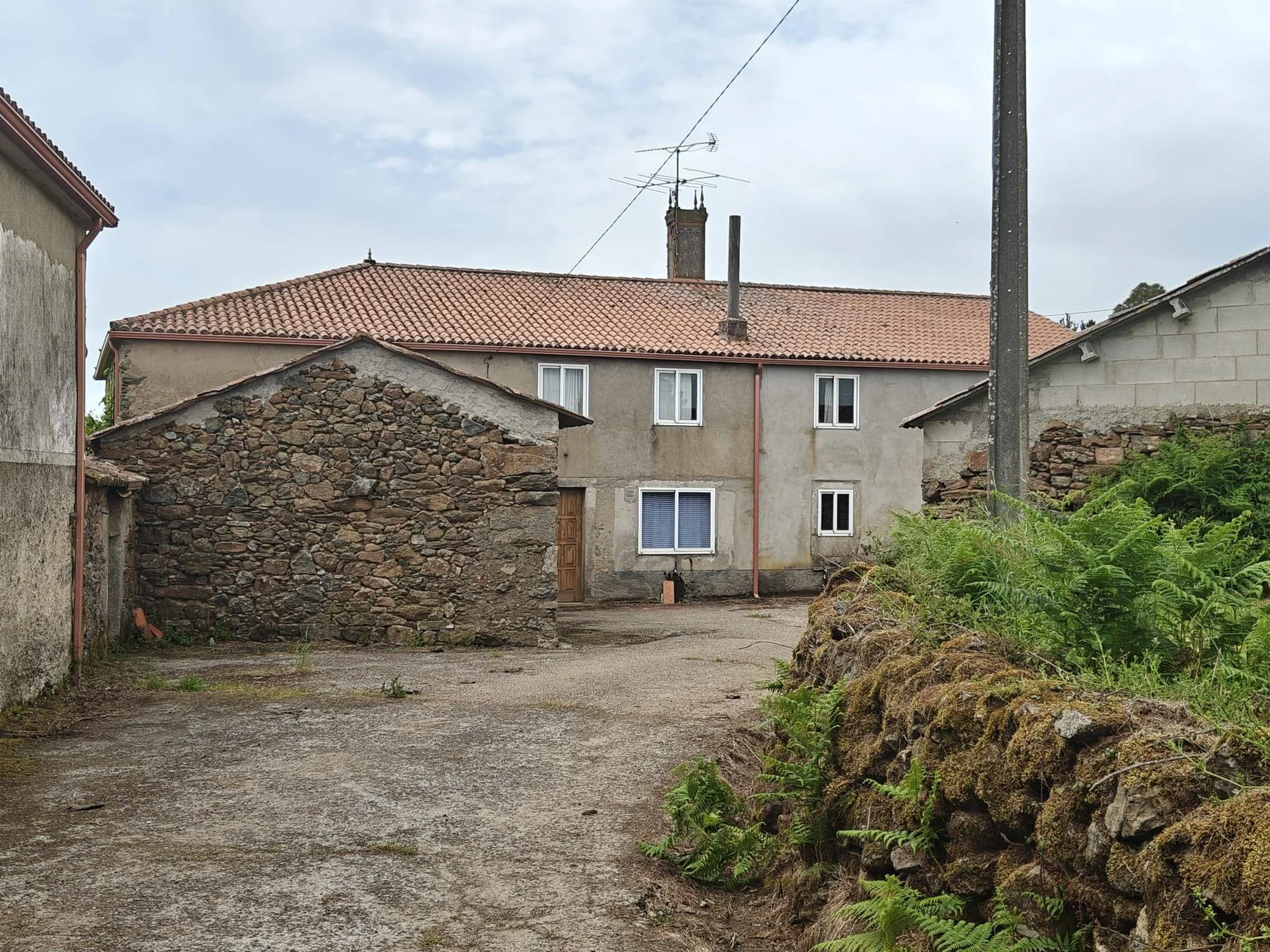 Stone house near Melide, 364 m²