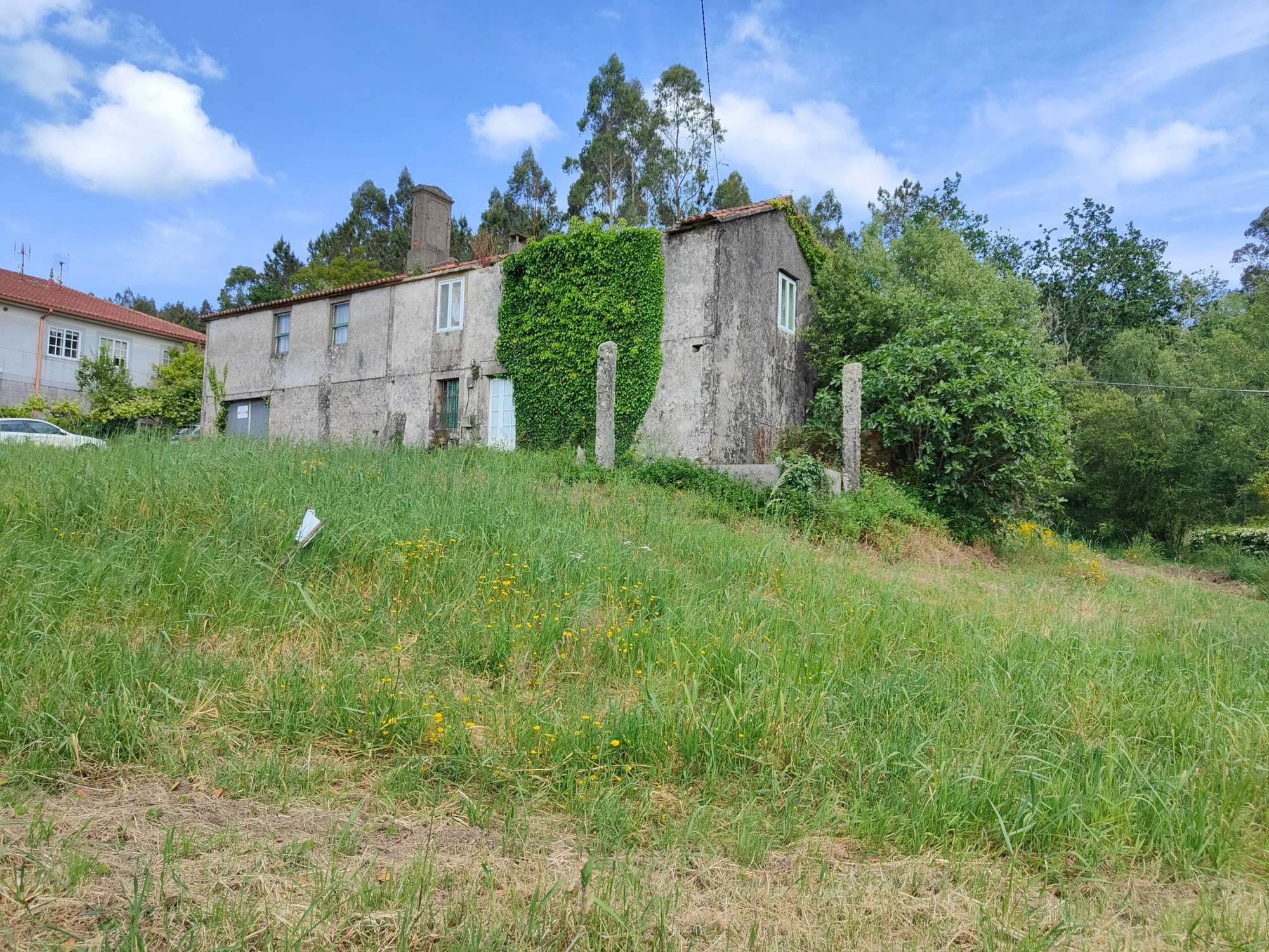 Casa de piedra para reformar cerca de Santiago