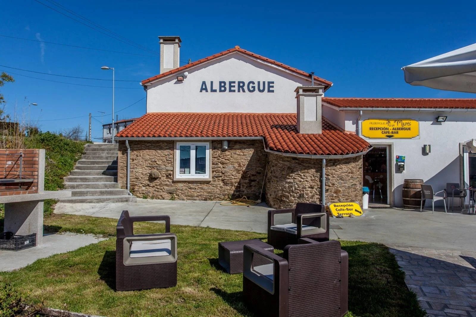 Camino Francés hostel with 24 beds