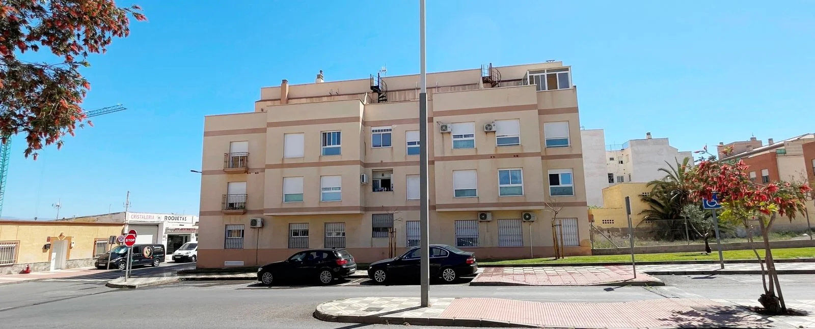 Ático de tres dormitorios con terraza
