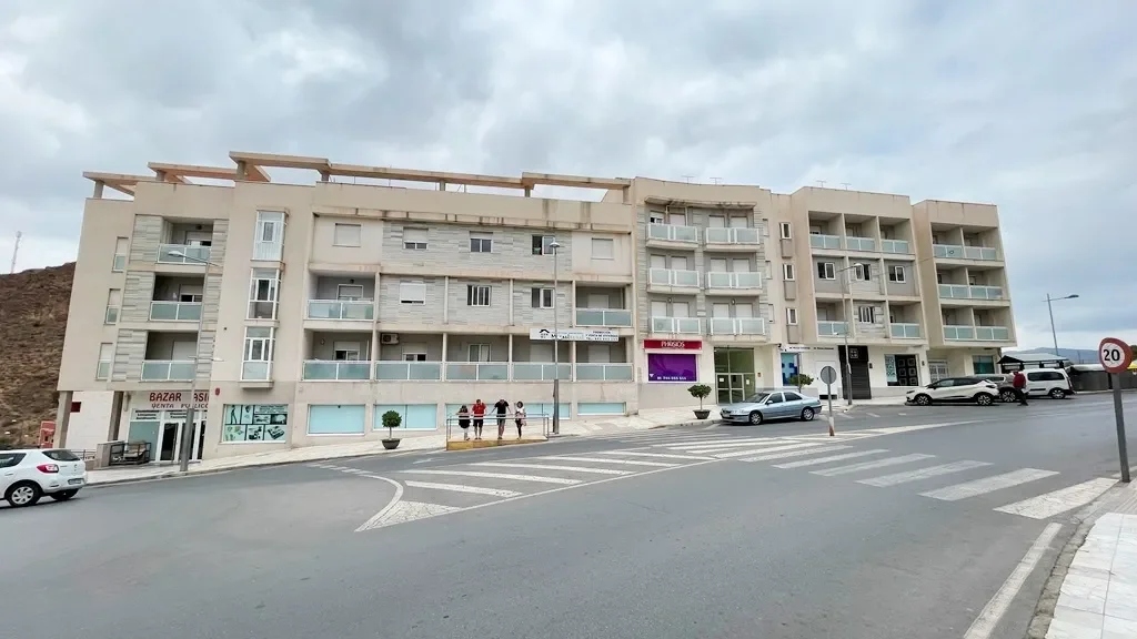 Local comercial en planta baja en Macael, 295 m²