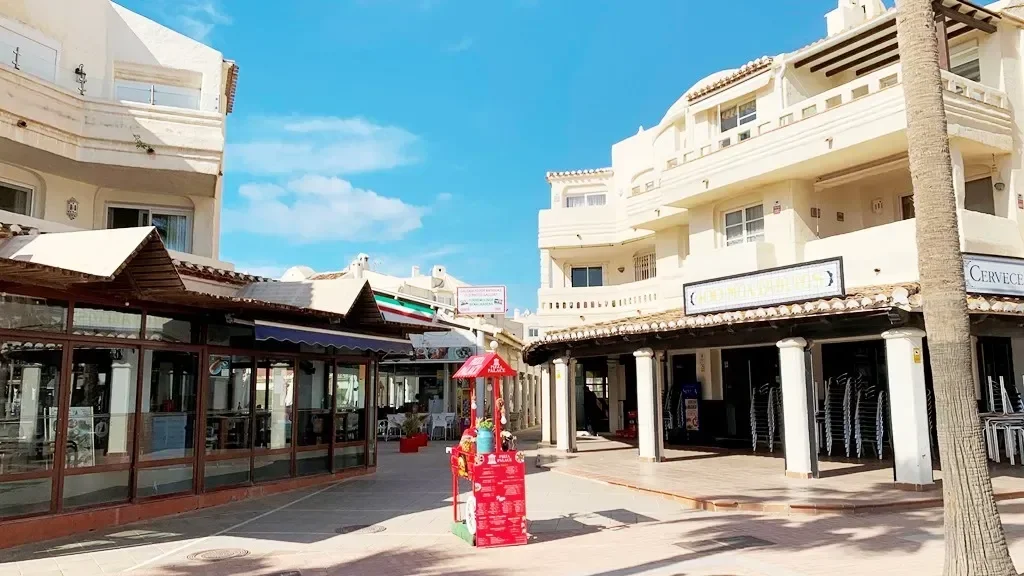 Local comercial para reformar en puerto deportivo