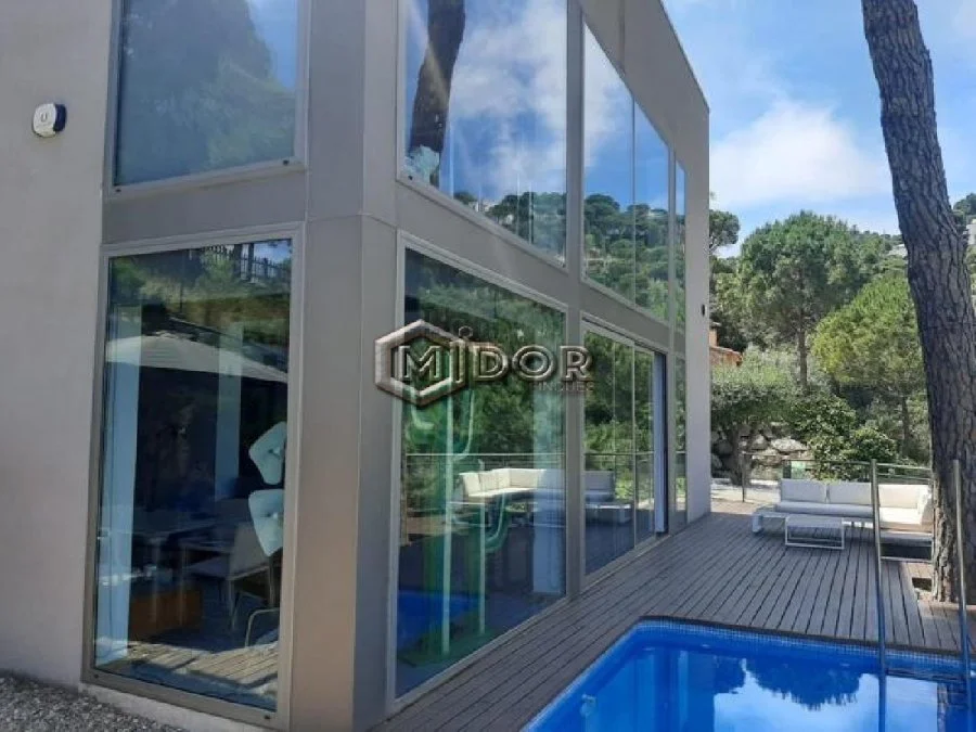 Vila moderna cerca del Cadiretes, 3 habitaciones
