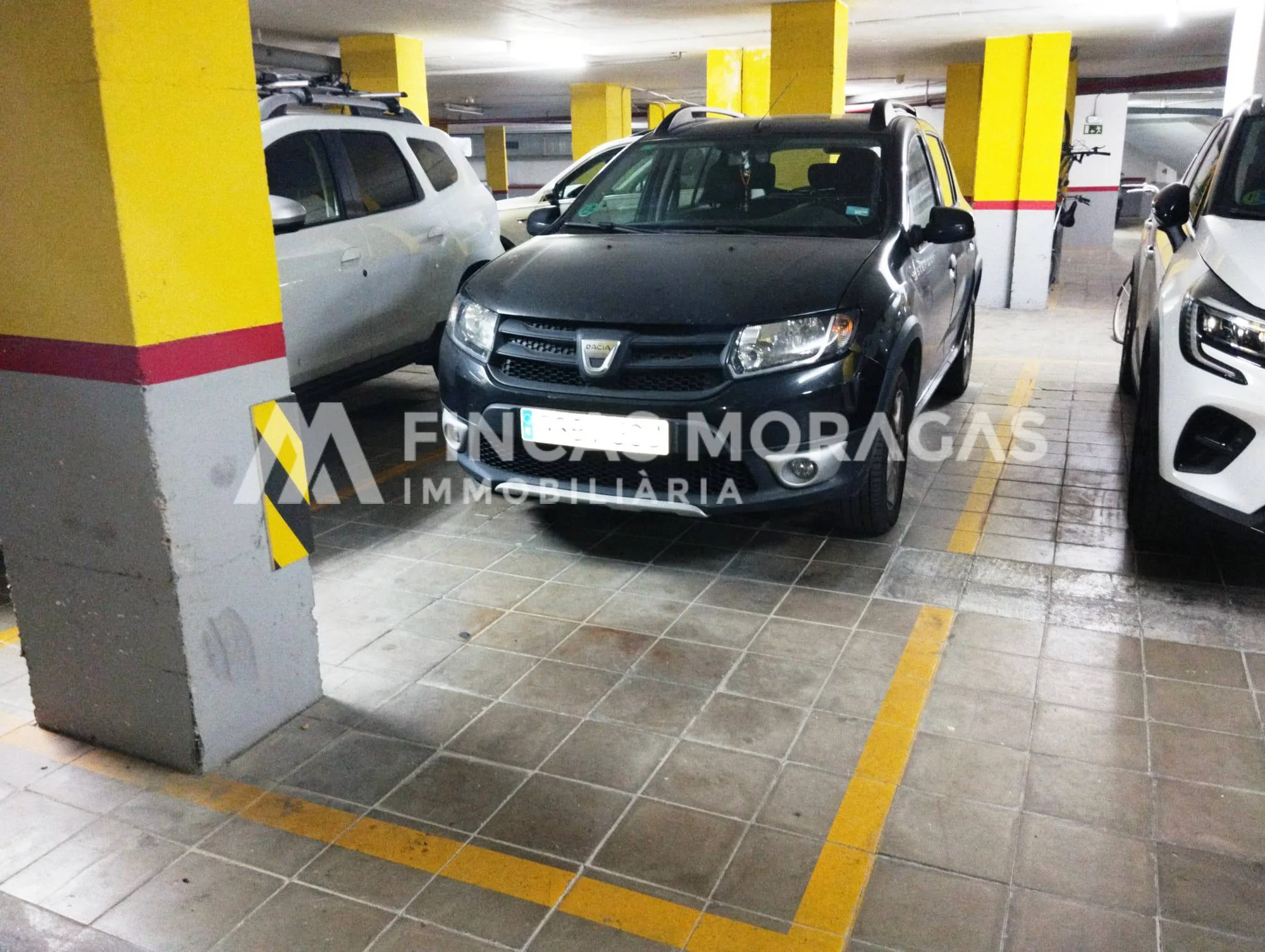 Central Sant Cugat parking space