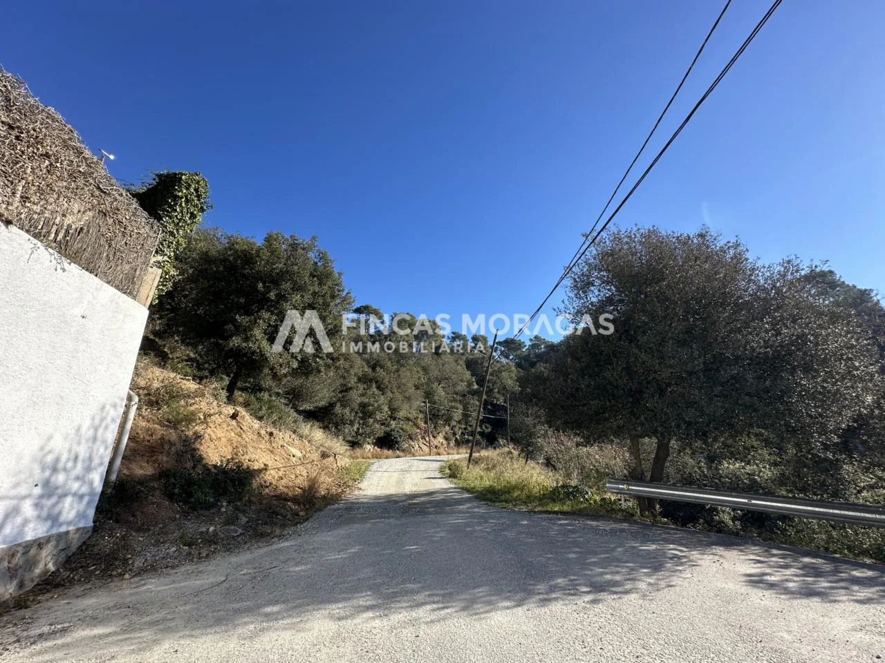 Solar natural de 890 m² con vistas