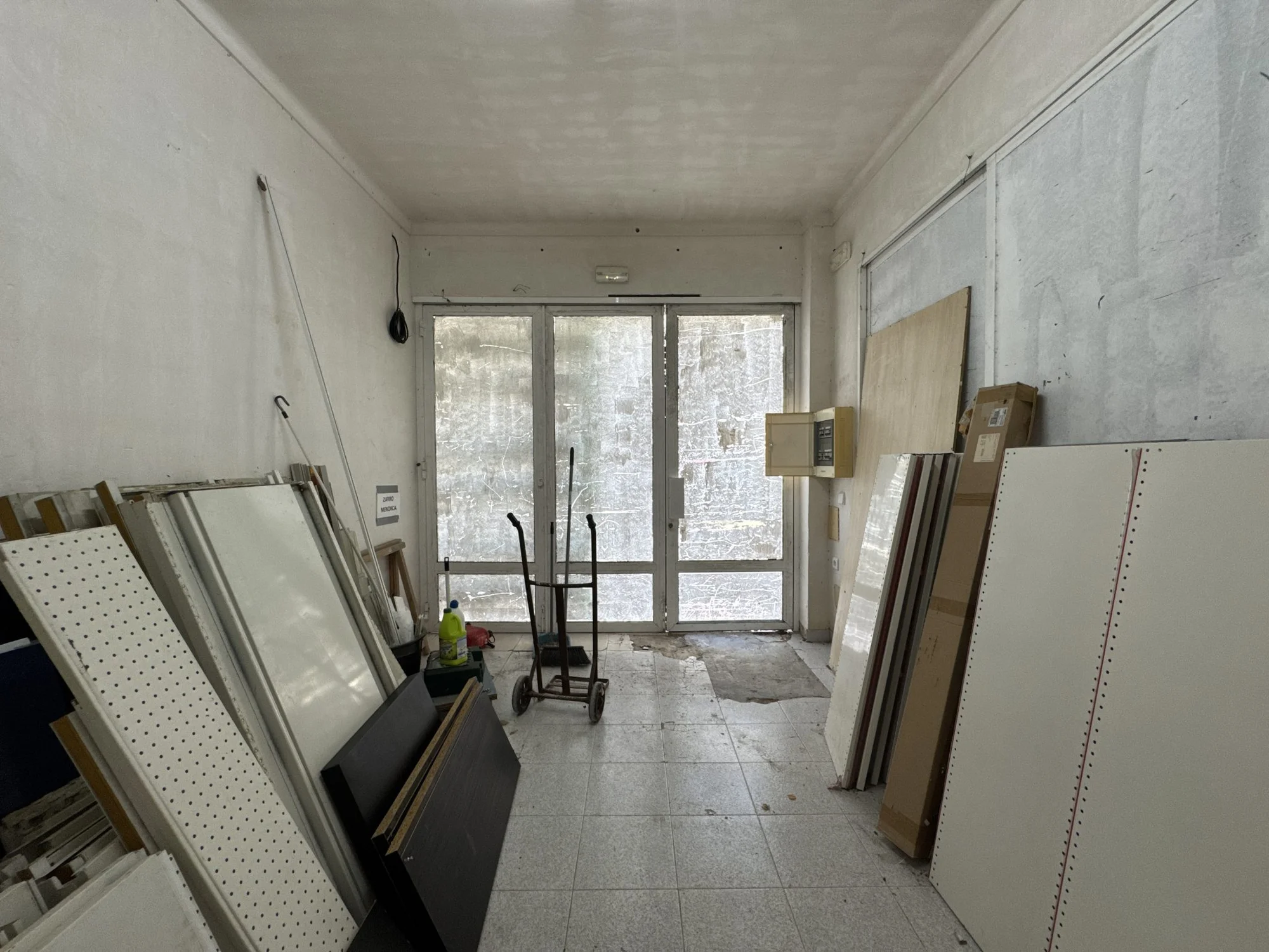 Local comercial en zona turística, 115 m²