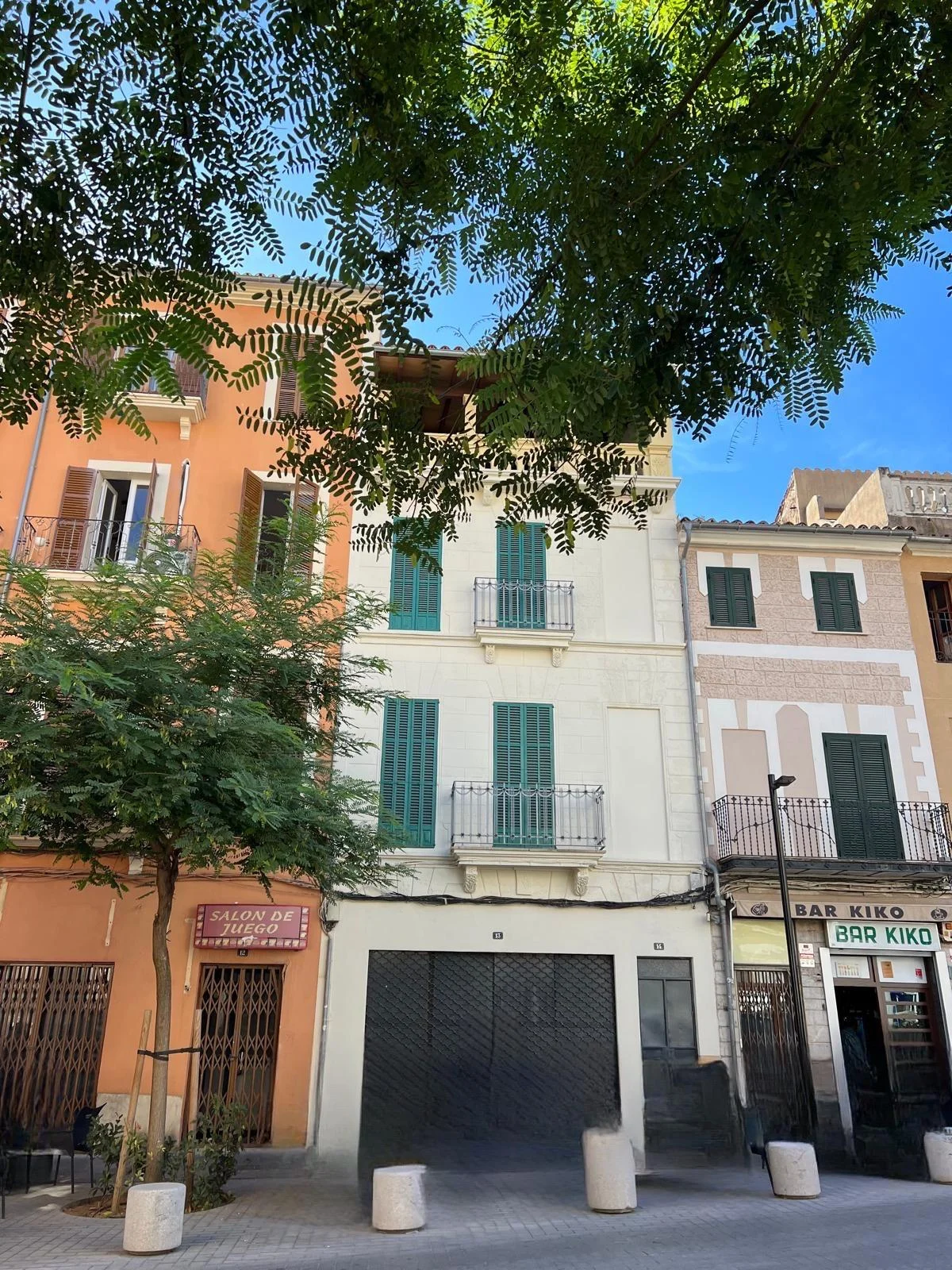 Historic Inca duplex renovation opportunity