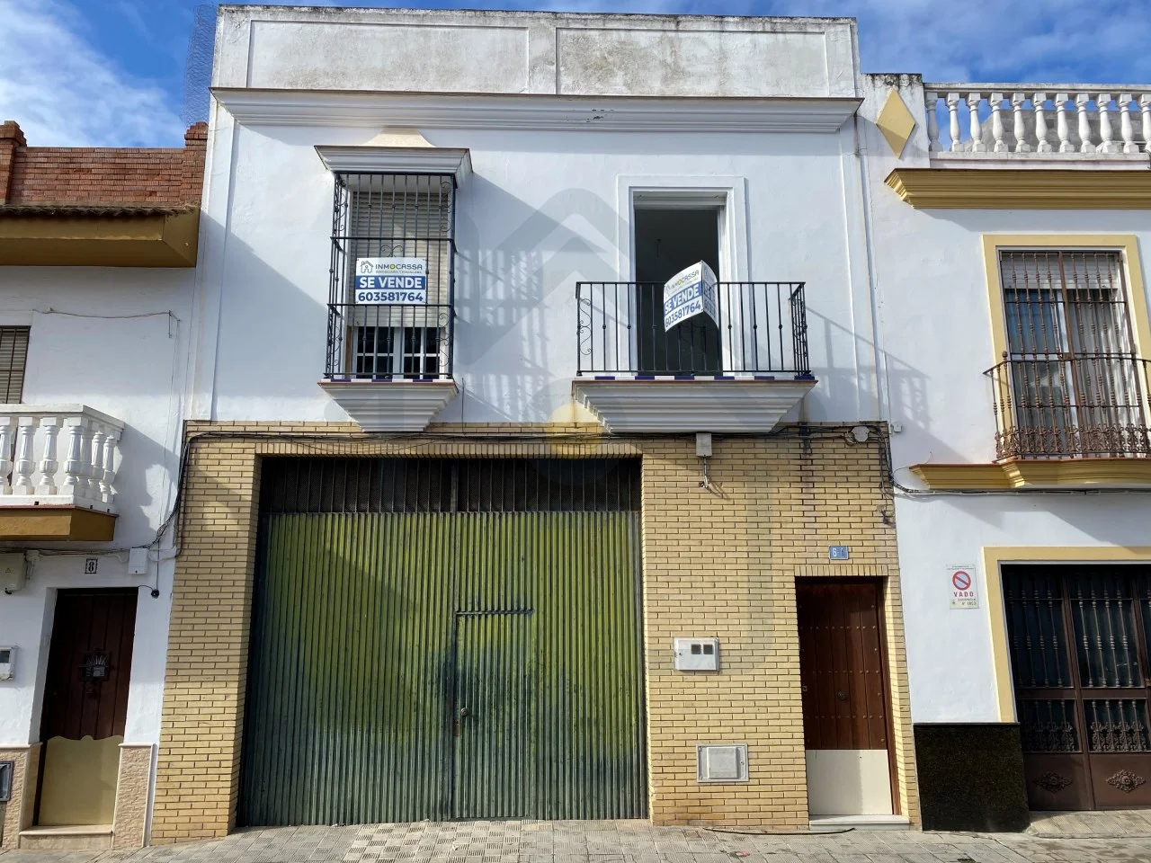 Casa céntrica con local comercial