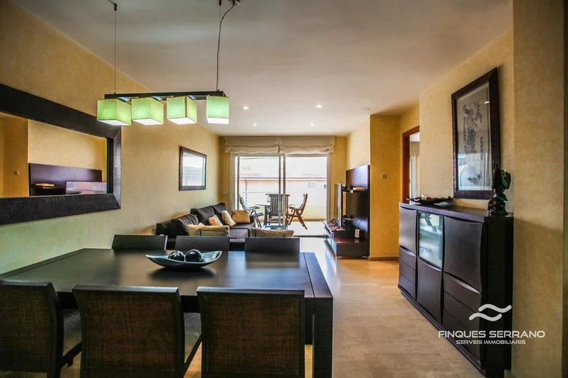 Sea-view penthouse with private solarium