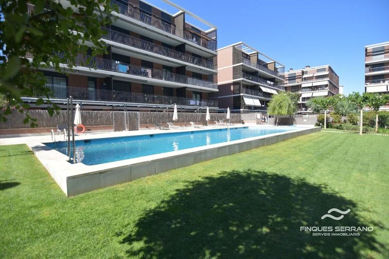 Renovated Calafell duplex near sea